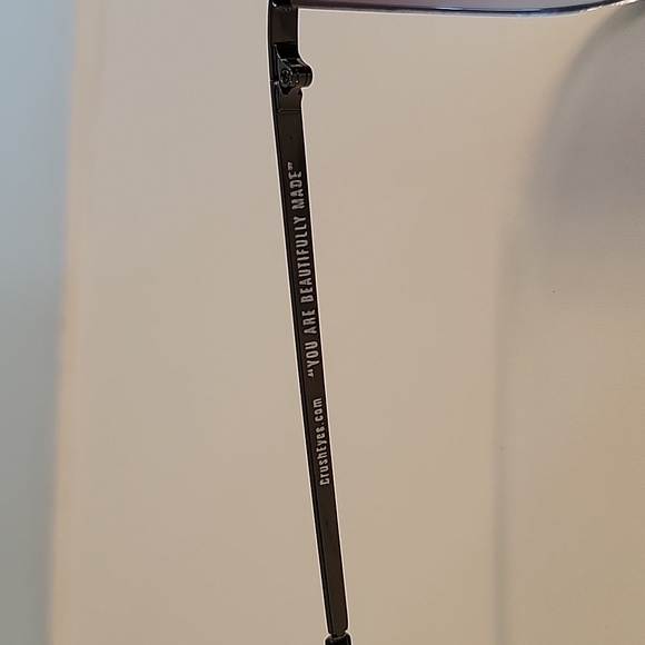 "Crush Eyes" sunglasses new and unworn. 10/ 10 - Picture 2 of 3